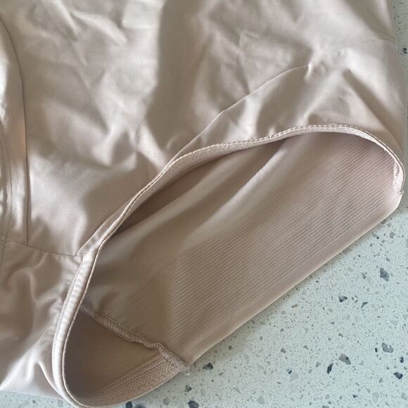 Ambrielle Wonderful Edge Back Magic High-Waist Control Briefs Warm Beige Size L - Picture 3 of 12